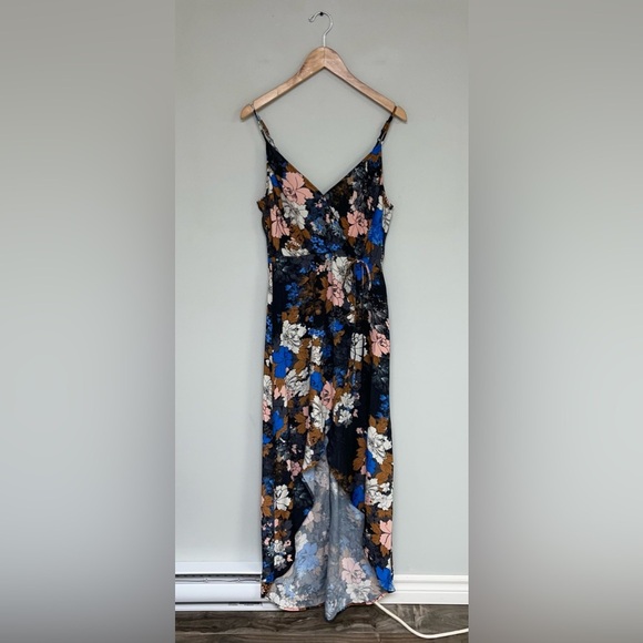 ASTR The Label Dress Women's Size Medium Blue Pink Tan Floral Surplice Midi Wrap - Picture 2 of 13